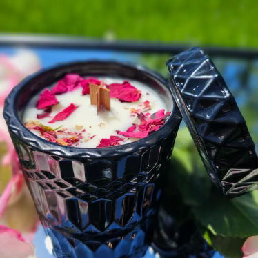 NEW 7oz Vanilla Rose Candle